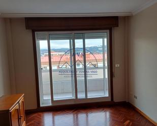 Living room of Flat to rent in Vigo   with Terrace and Balcony