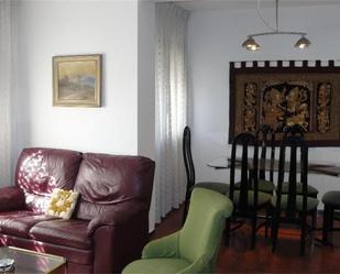 Living room of Flat to rent in Girona Capital  with Heating, Parquet flooring and Furnished