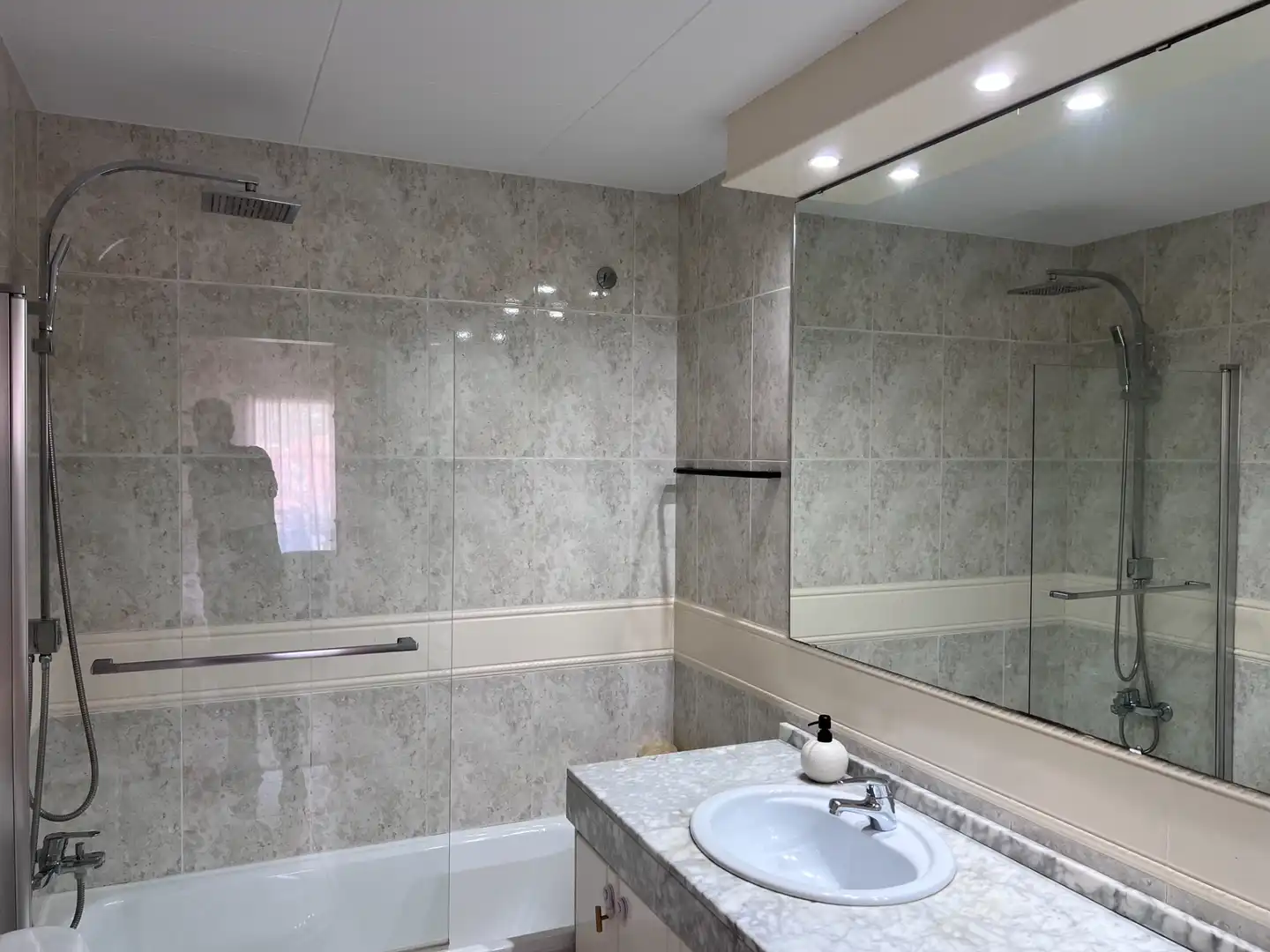 Bathroom of Flat for sale in Vilassar de Dalt  with Air Conditioner, Heating and Parquet flooring