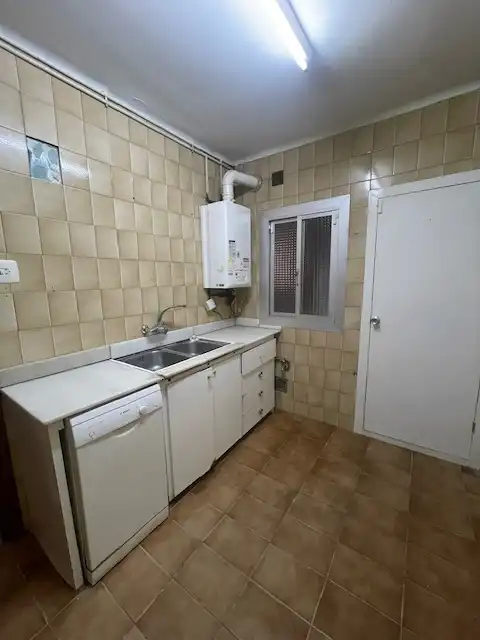 Cuina de Pis en venda en Badalona amb Aire condicionat, Calefacció i Balcó
