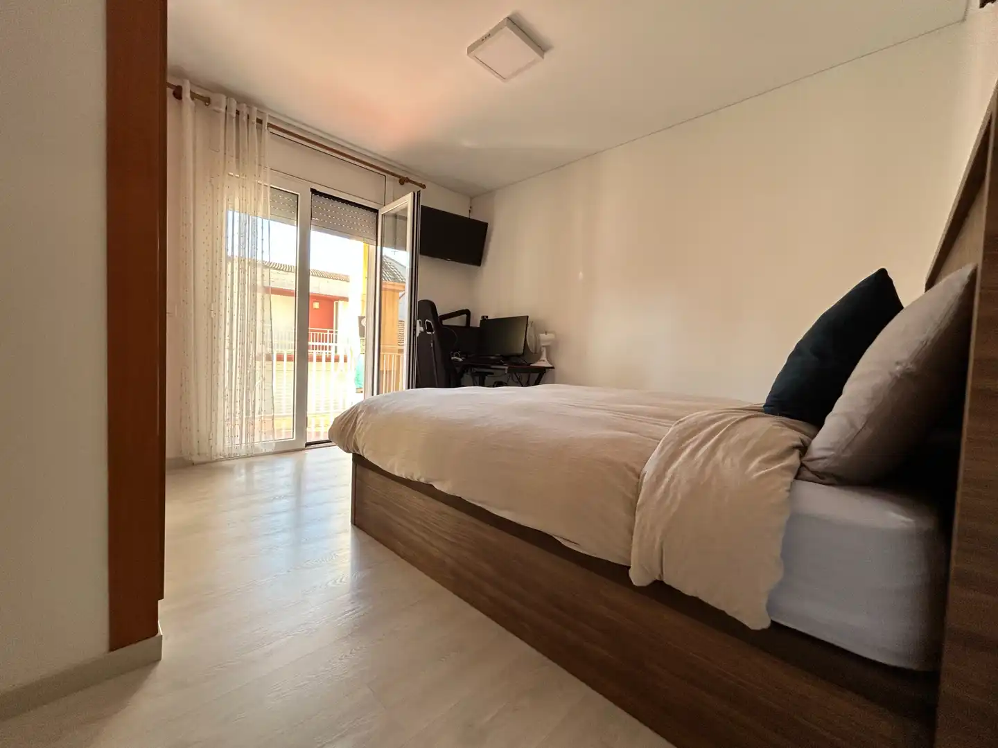 Bedroom of Flat for sale in Olot  with Heating, Terrace and Balcony