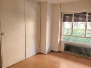 Schlafzimmer von Geschaftsraum zur Miete in Gijón 