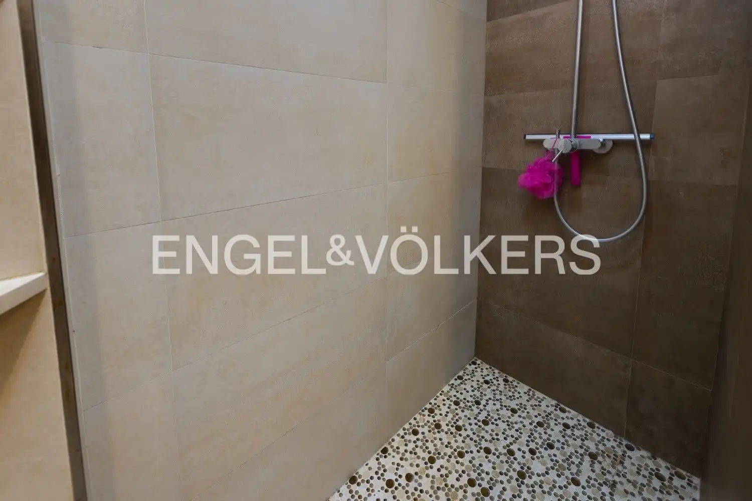 Bathroom of Flat for sale in Torrevieja  with Air Conditioner, Heating and Private garden