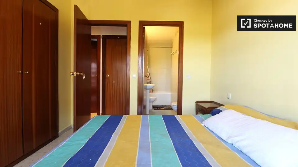 Room in Palomeras Bajas