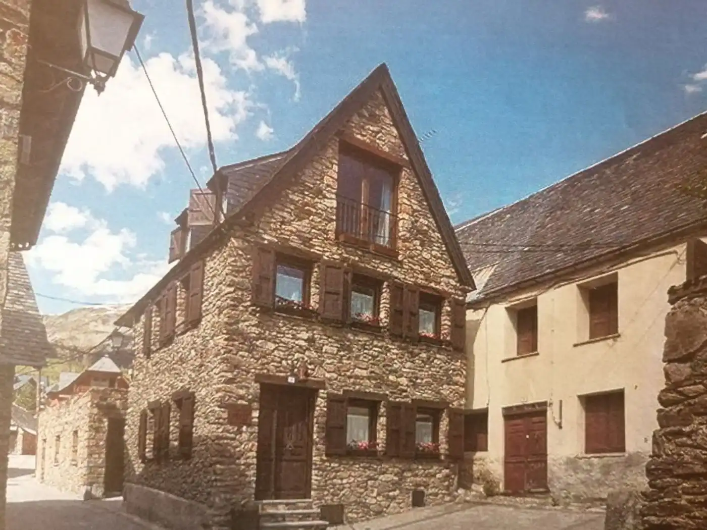 Exterior view of Houses for sale in Naut Aran