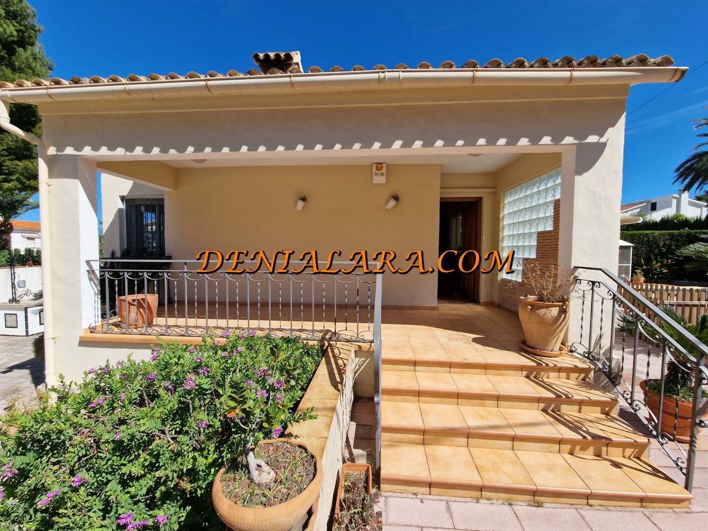 Exterior view of House or chalet for sale in Dénia  with Air Conditioner, Heating and Private garden