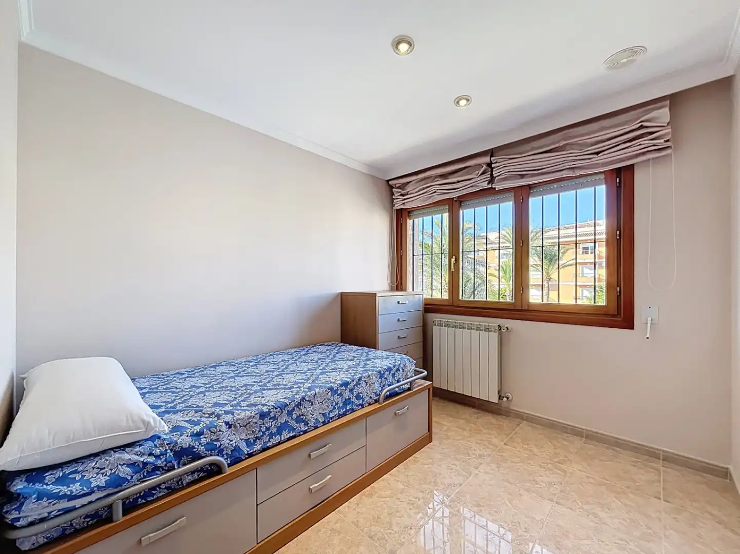 Habitación de Piso en venta en L'Alfàs del Pi con Aire acondicionado, Calefacción y Trastero