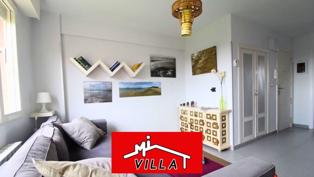 Dormitori de Pis de lloguer en Laredo amb Calefacció, Terrassa i Moblat