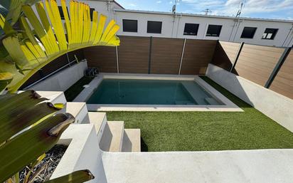 Piscina de Casa adosada en venda en Castellet i la Gornal amb Aire condicionat, Calefacció i Jardí privat