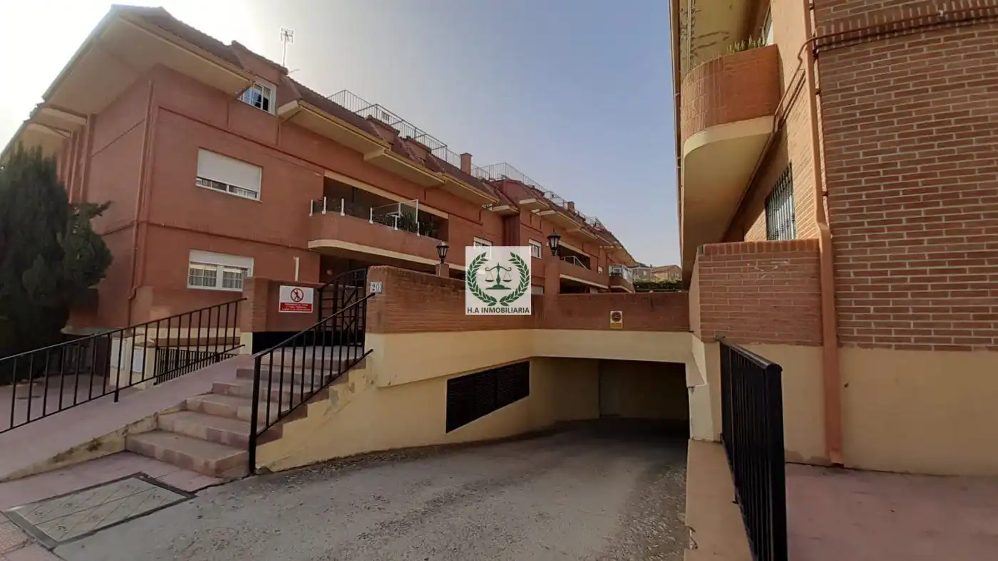 Exterior view of Garage for sale in Torrelaguna