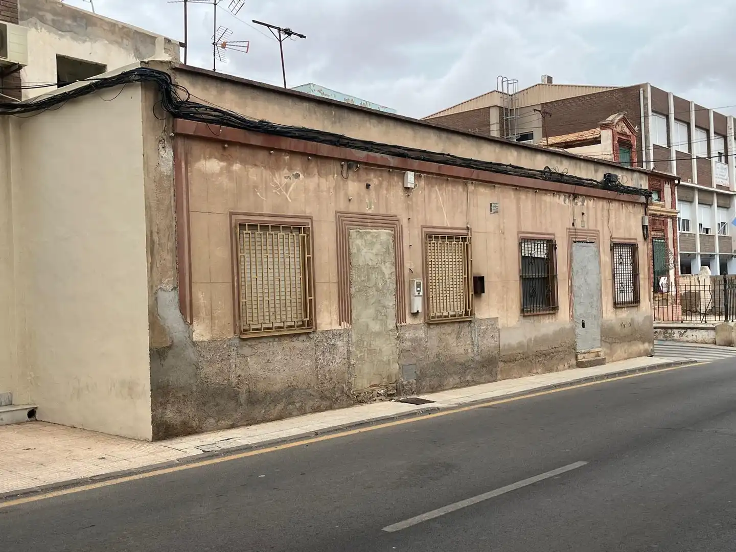 Vista exterior de Casa adosada en venda en Cartagena amb Traster