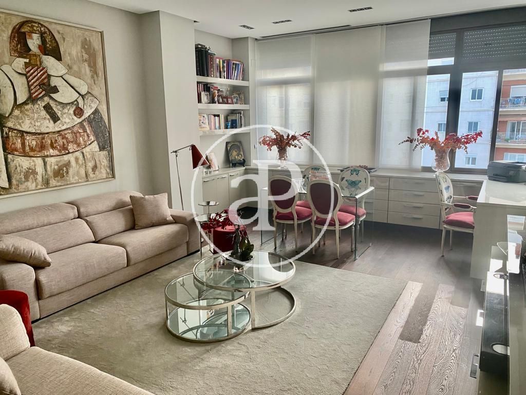 Living room of Flat for sale in  Valencia Capital  with Air Conditioner, Heating and Storage room