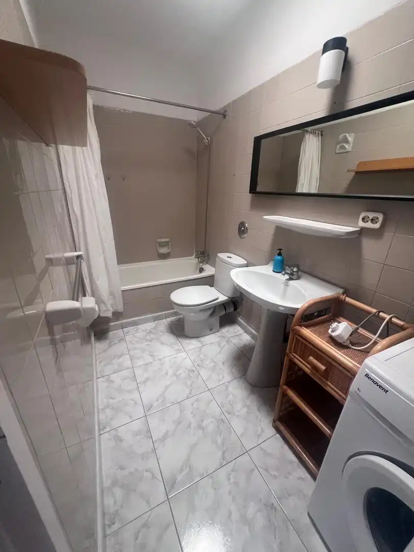 Baño de Apartamento de alquiler en Arona con Jardín privado, Terraza y Amueblado