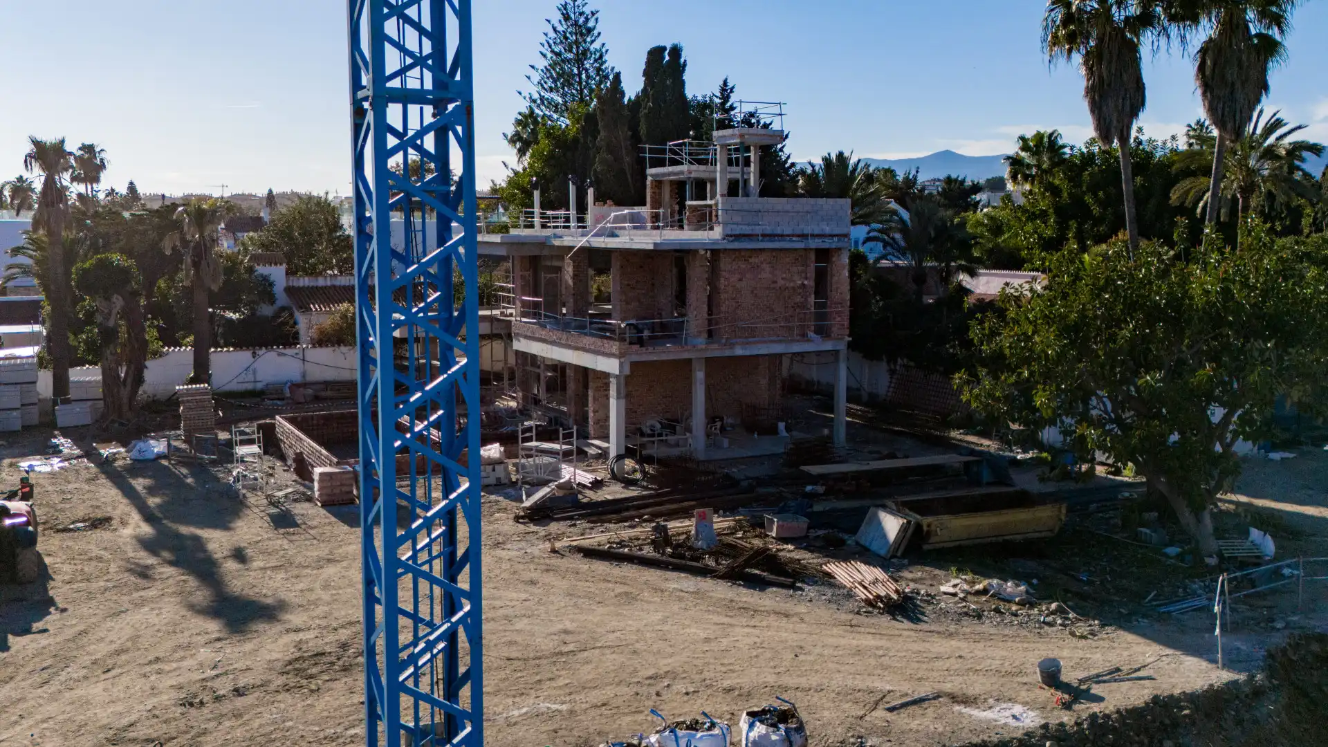 Außenansicht von Haus oder Chalet zum Verkauf in Marbella mit Klimaanlage, Heizung und Privatgarten