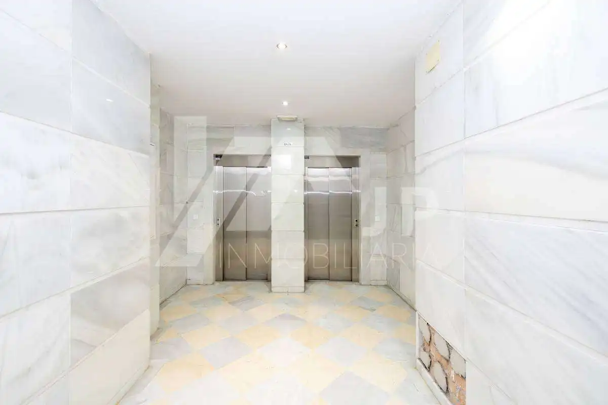 Piso con piscina en venta en Calle Cádiar 10, imagen 19
