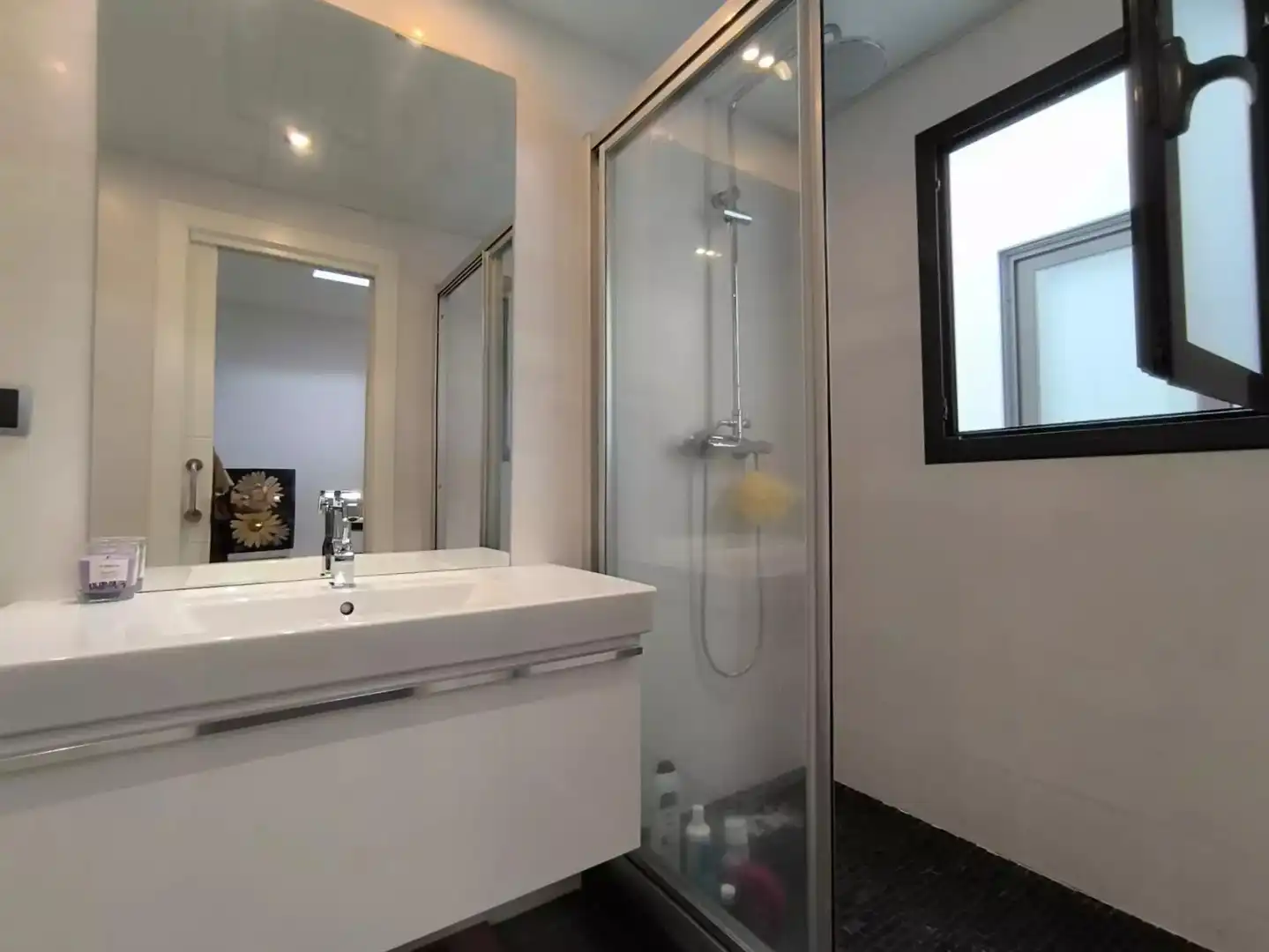 Bathroom of Flat for sale in Hostalric  with Air Conditioner, Heating and Terrace