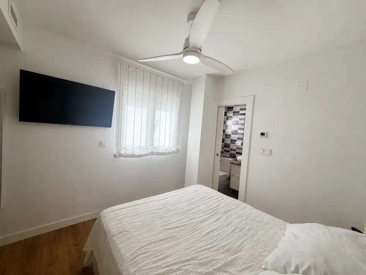 Dormitori de Apartament en venda en Santa Pola amb Calefacció, Terrassa i Piscina