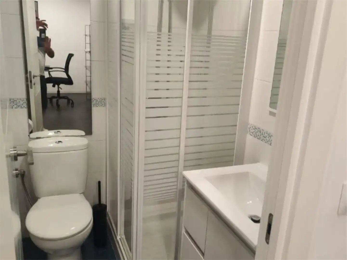 Bany de Apartament de lloguer en Torremolinos amb Aire condicionat i Piscina