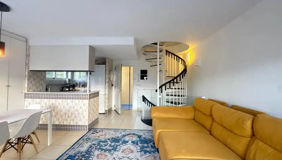 Sala de estar de Casa o chalet en venta en Almiserà con Aire acondicionado, Calefacción y Jardín privado