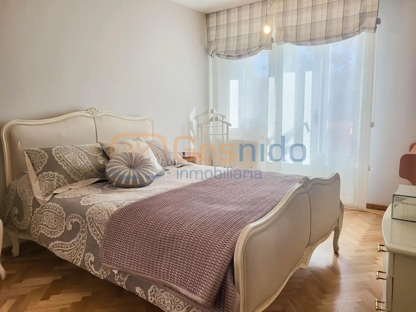 Habitación de Casa adosada en venta en Segovia con Calefacción, Parquet y Trastero