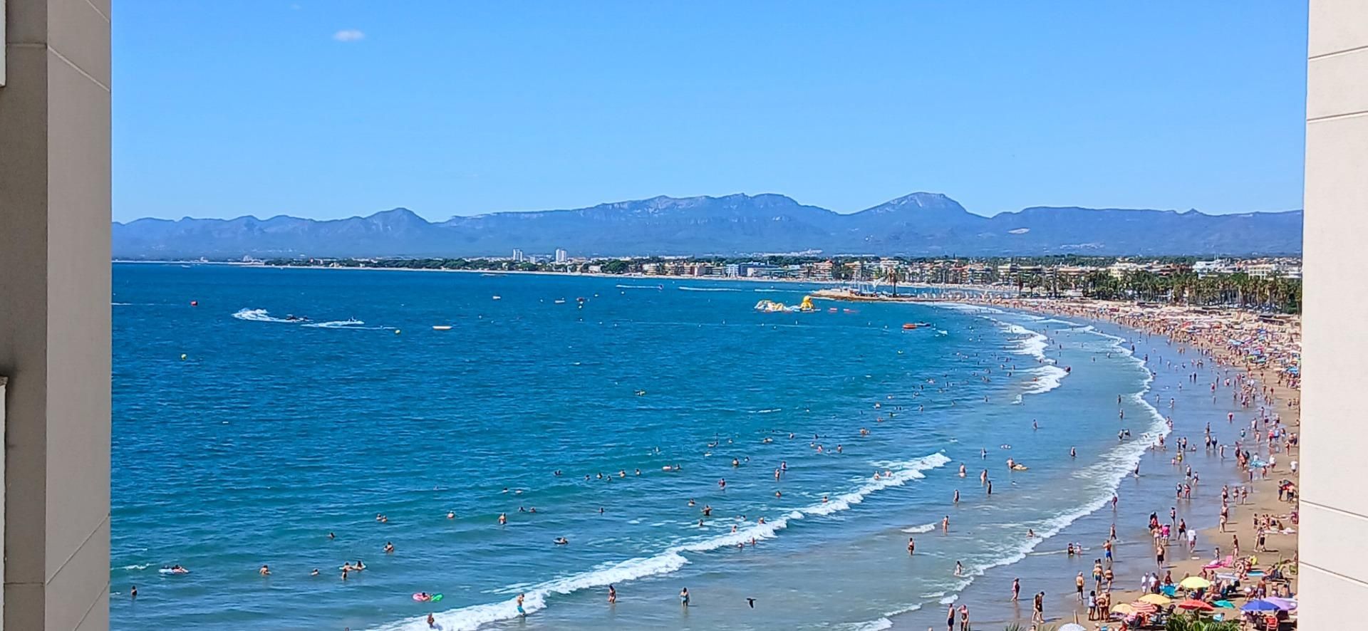 Vista exterior de Pis en venda en Salou amb Aire condicionat, Jardí privat i Parquet