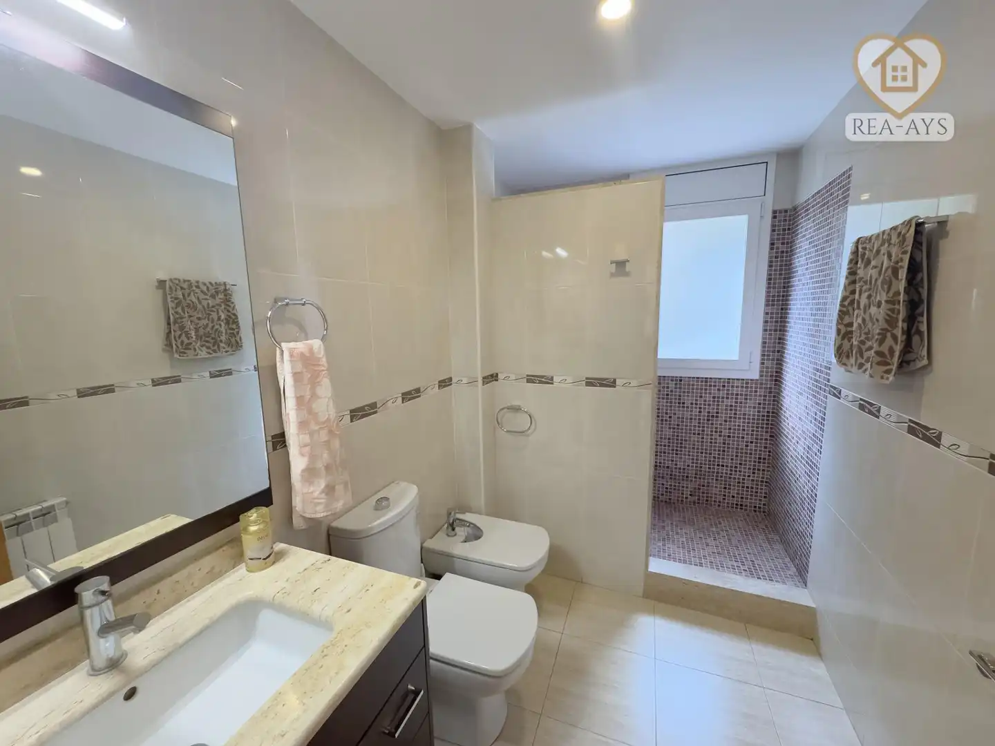 Baño de Casa o chalet en venta en Vallirana con Aire acondicionado, Calefacción y Jardín privado