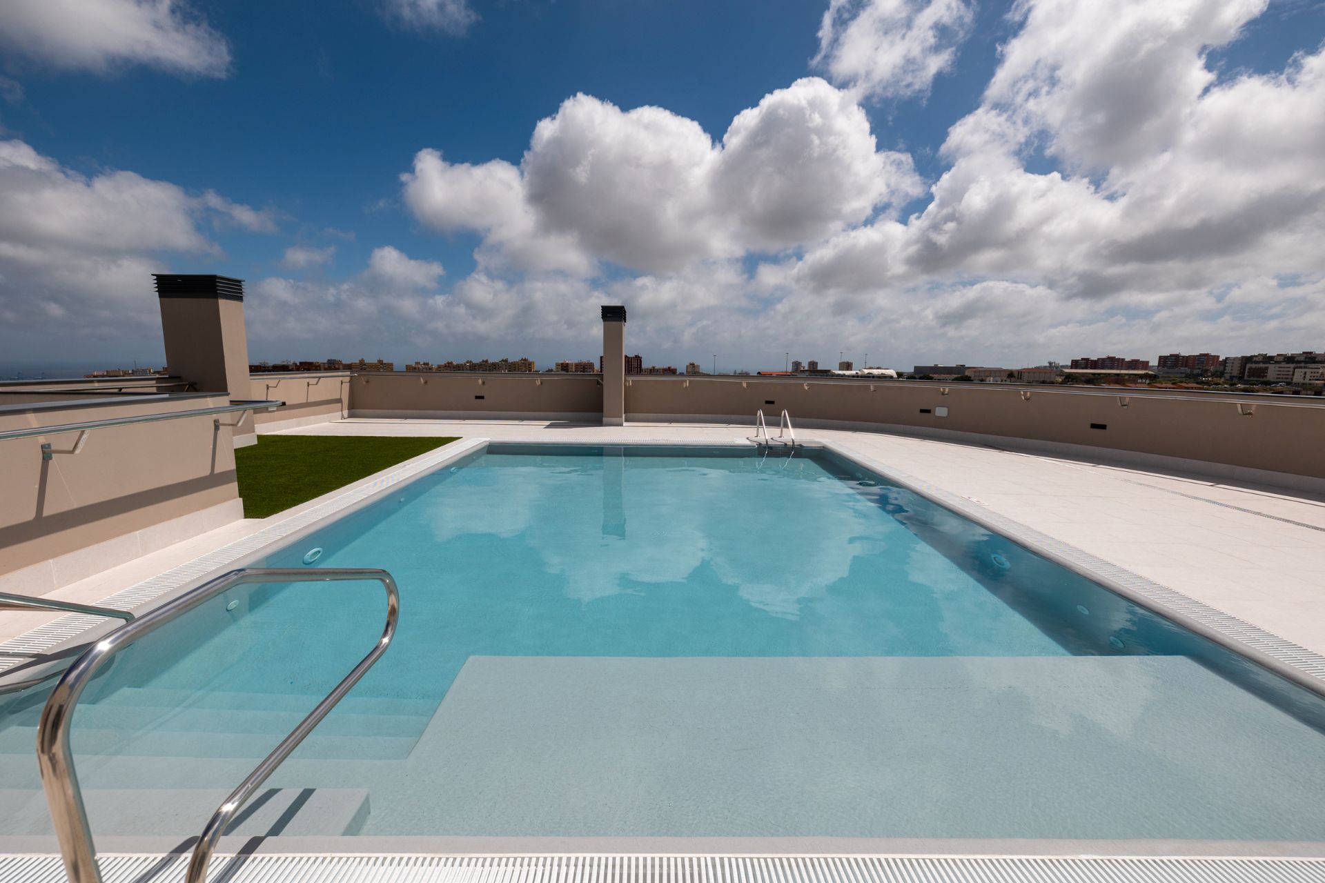 Swimming pool of Flat for sale in Las Palmas de Gran Canaria  with Air Conditioner, Terrace and Storage room