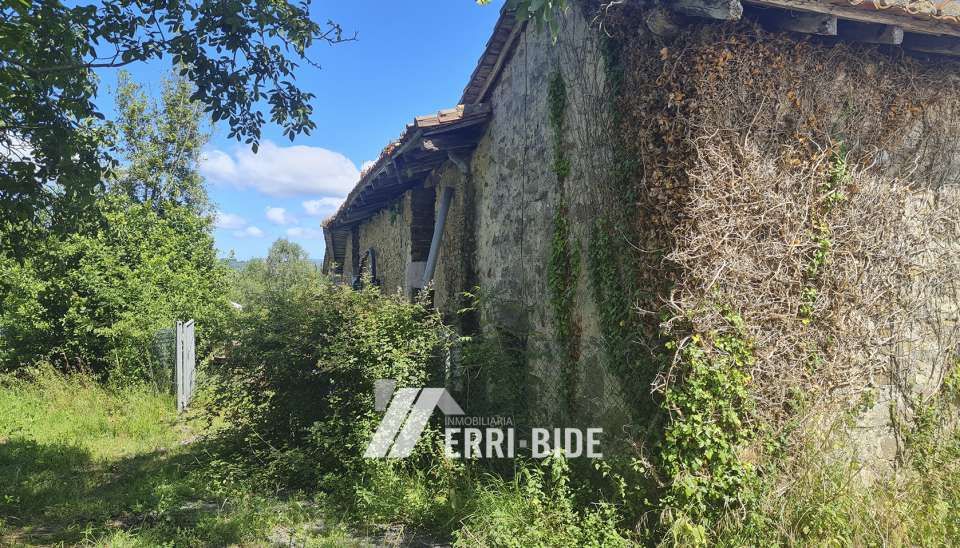 Country house for sale in Morga  with Storage room