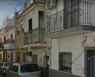 Exterior view of Single-family semi-detached for sale in  Sevilla Capital