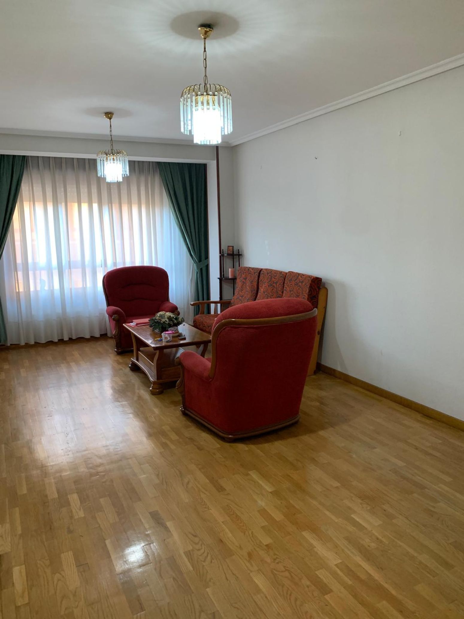 Living room of Flat to rent in Oviedo   with Parquet flooring