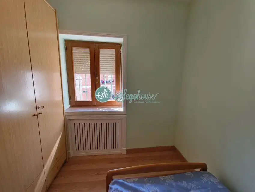 Bedroom of Flat for sale in Segovia  with Heating, Terrace and Furnished