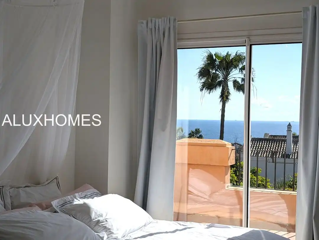 Habitación de Casa o chalet en venta en La Alcaidesa con Aire acondicionado, Calefacción y Jardín privado