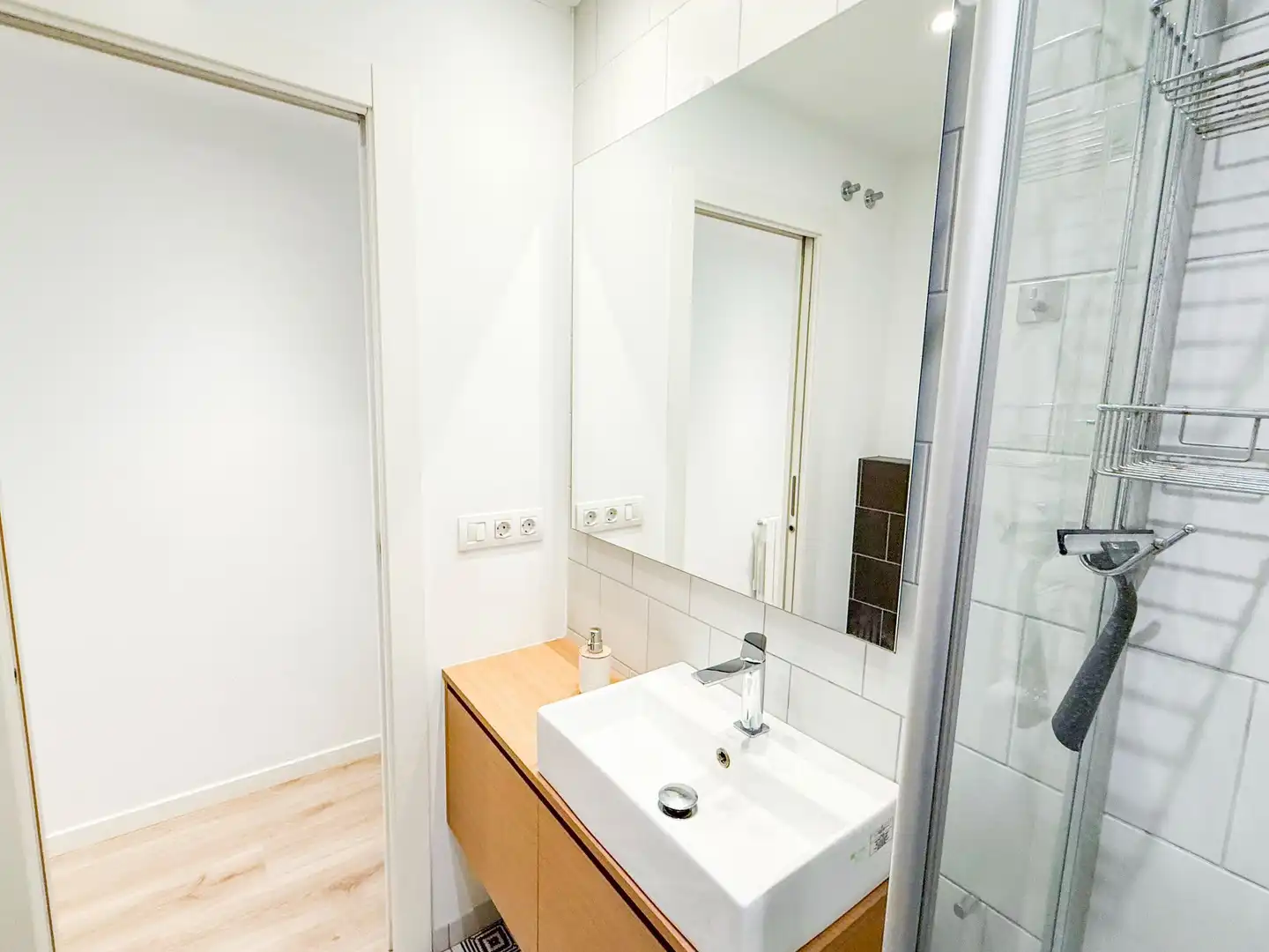 Baño de Piso en venta en Barcelona con Aire acondicionado, Calefacción y Amueblado
