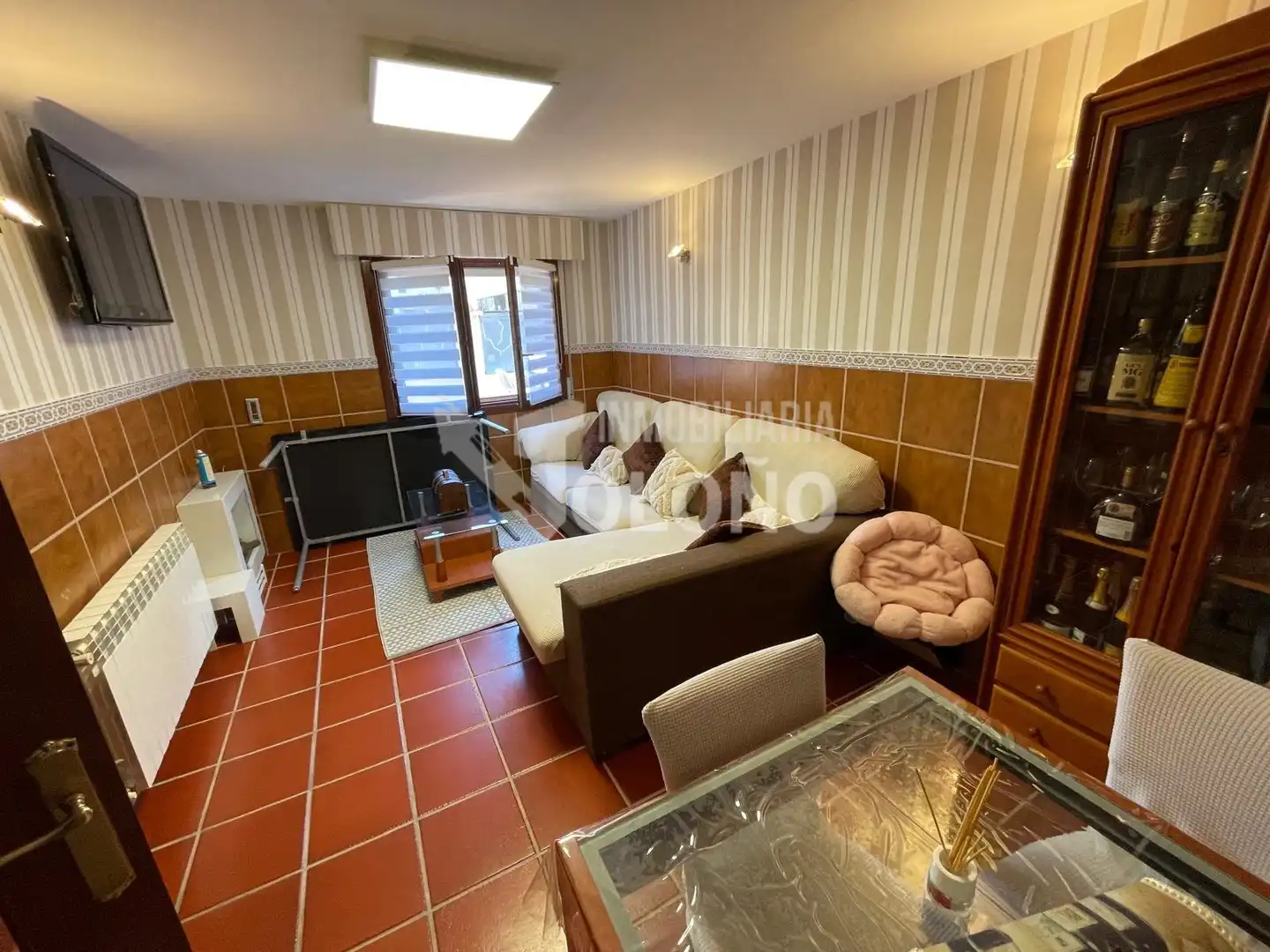 Sala d'estar de Casa o xalet en venda en Anguciana amb Aire condicionat, Calefacció i Jardí privat
