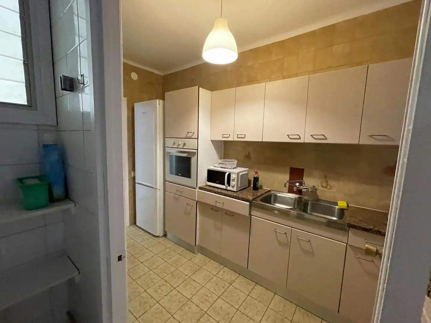 Cocina de Piso para compartir en Barcelona con Calefacción, Amueblado y Lavadora