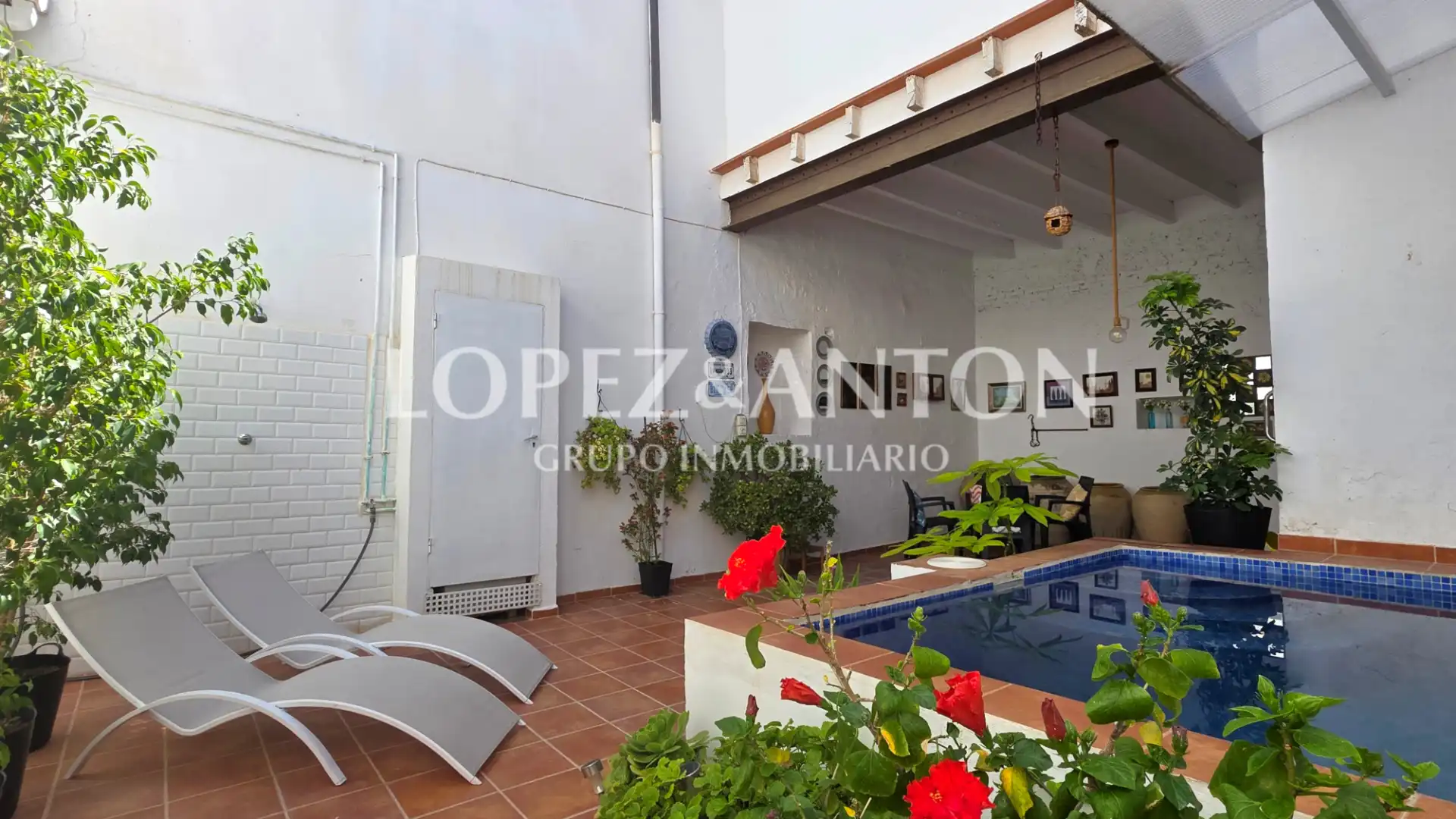 Terrace of Detached homes for sale in La Pobla de Vallbona  with Air Conditioner, Terrace and Swimming Pool