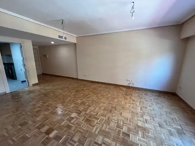 Wohnung zum Verkauf in Zaragoza mit Klimaanlage und Abstellraum