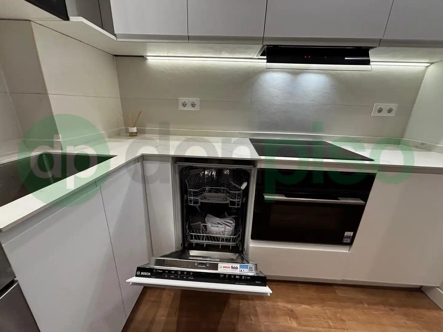 Kitchen of Flat for sale in Madrid  with Air Conditioner, Parquet flooring and Furnished