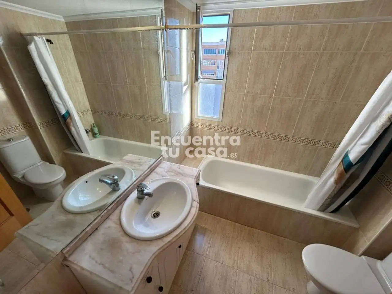 Bany de Pis en venda en Alicante / Alacant amb Terrassa, Traster i Piscina comunitària