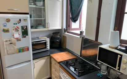 Kitchen of Flat for sale in  Sevilla Capital  with Air Conditioner, Heating and Storage room