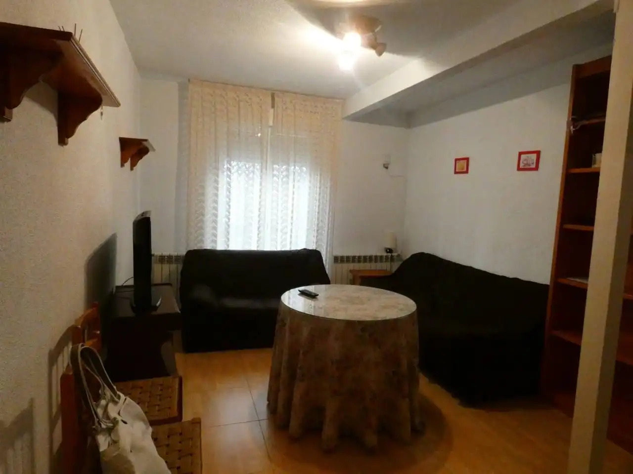 Flat for rent in Calle COVARRUBIAS, Avenida Europa - San Antón