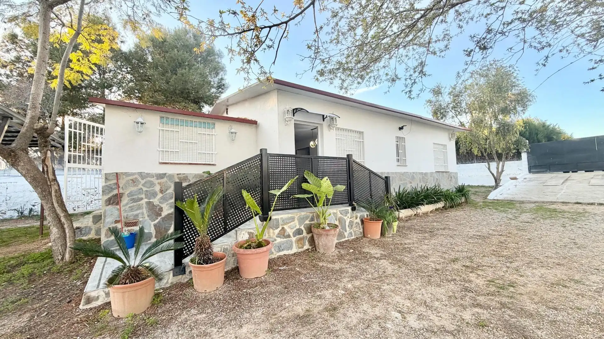 Vista exterior de Casa o chalet de alquiler en Godelleta con Aire acondicionado, Jardín privado y Terraza