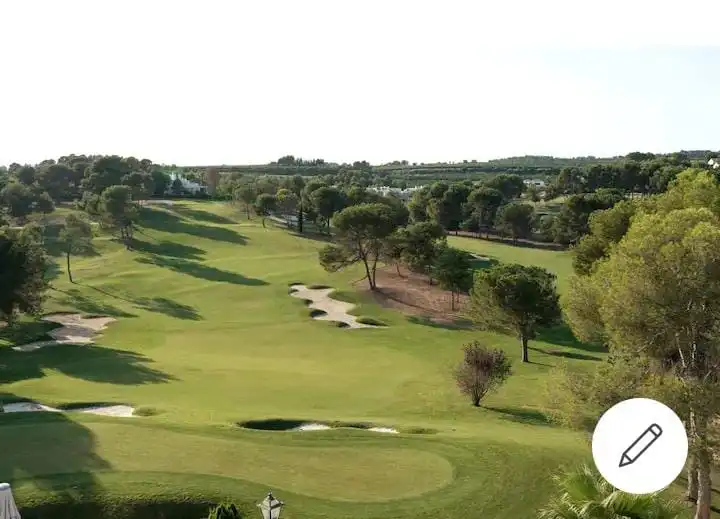 Vista exterior de Apartament en venda en Chiva amb Aire condicionat, Terrassa i Piscina comunitària