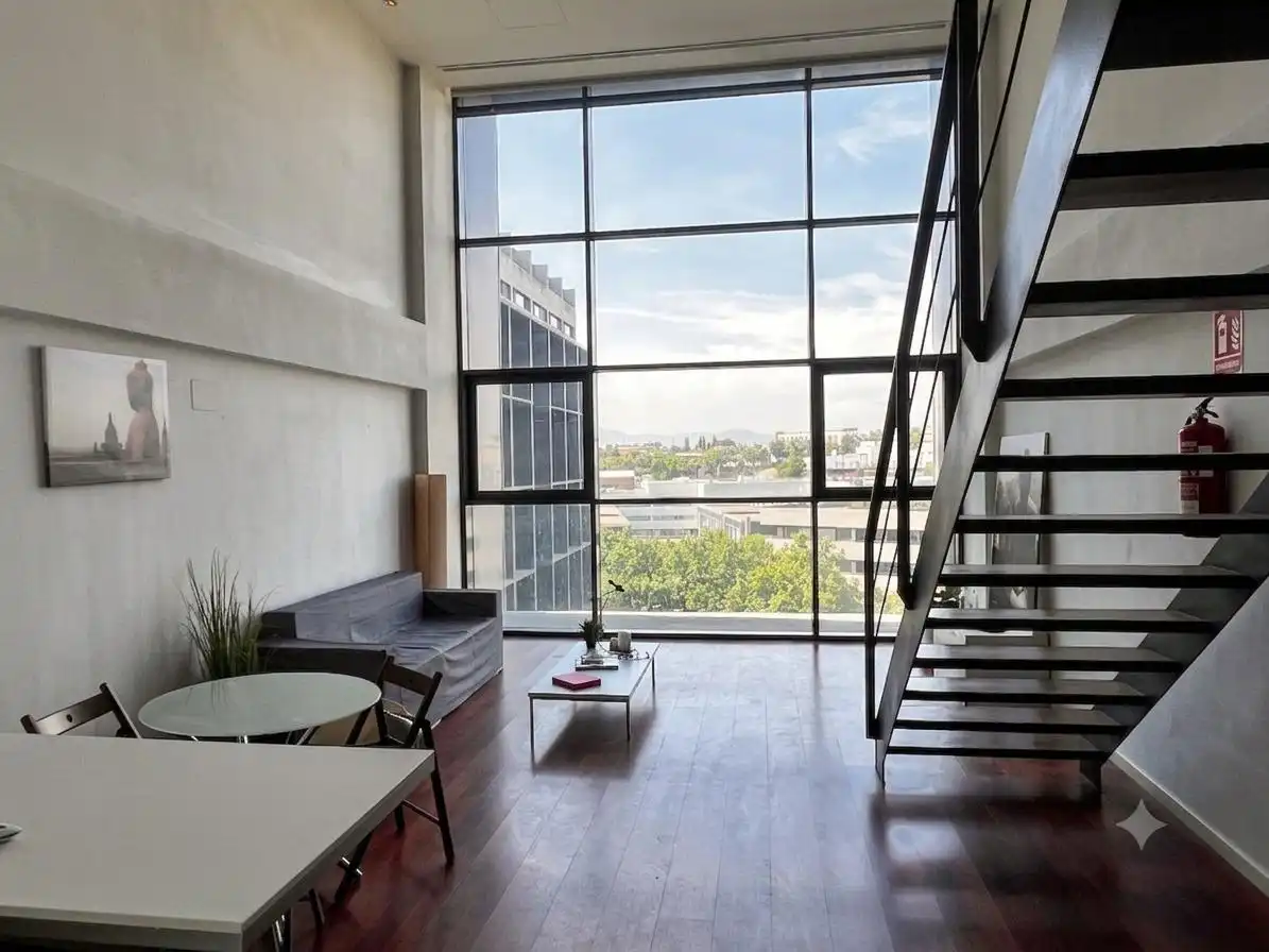 Sala de estar de Dúplex en venta en San Sebastián de los Reyes con Aire acondicionado, Calefacción y Piscina comunitaria