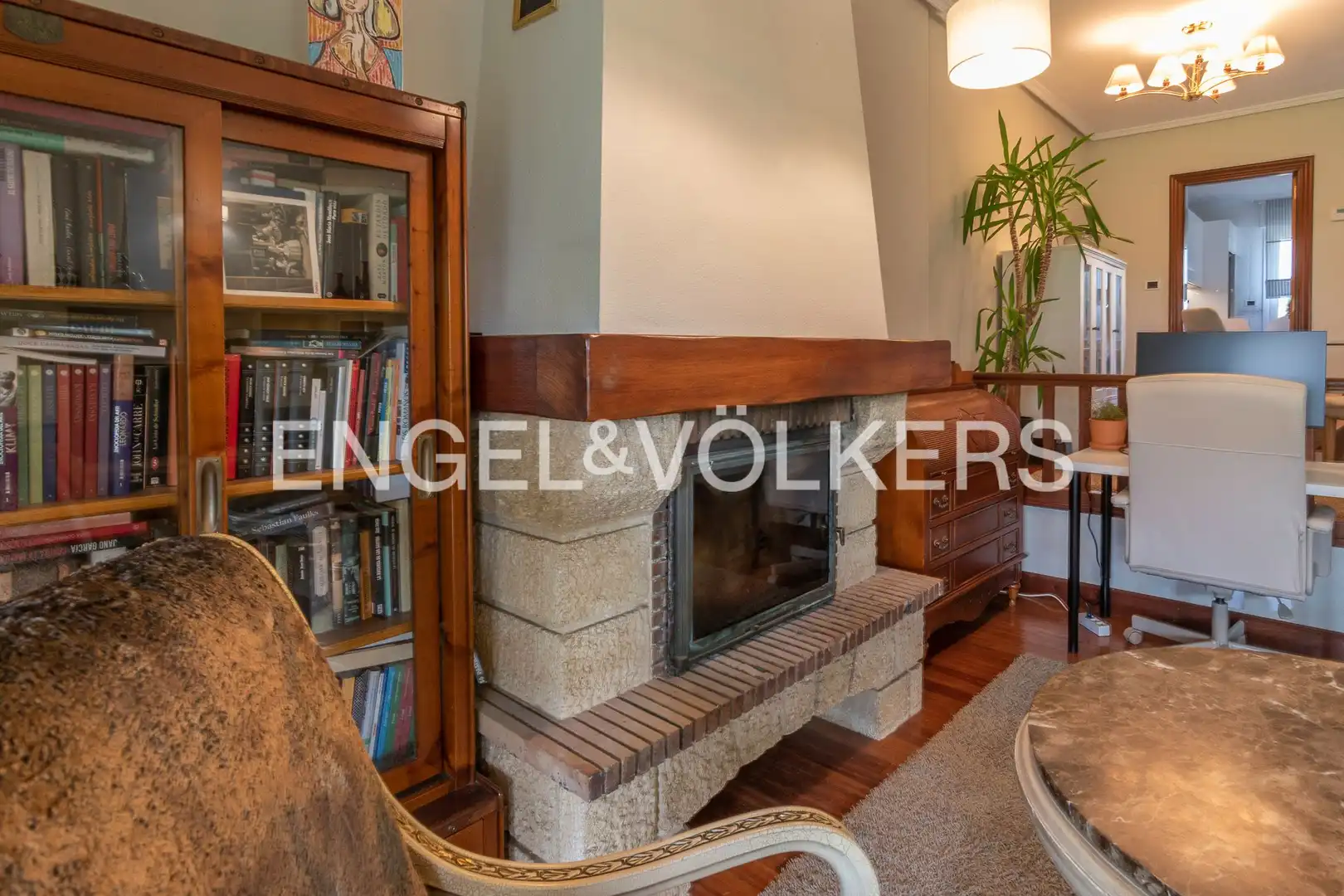 Wohnzimmer von Einfamilien-Reihenhaus zum Verkauf in Gamiz-Fika mit Heizung, Privatgarten und Terrasse