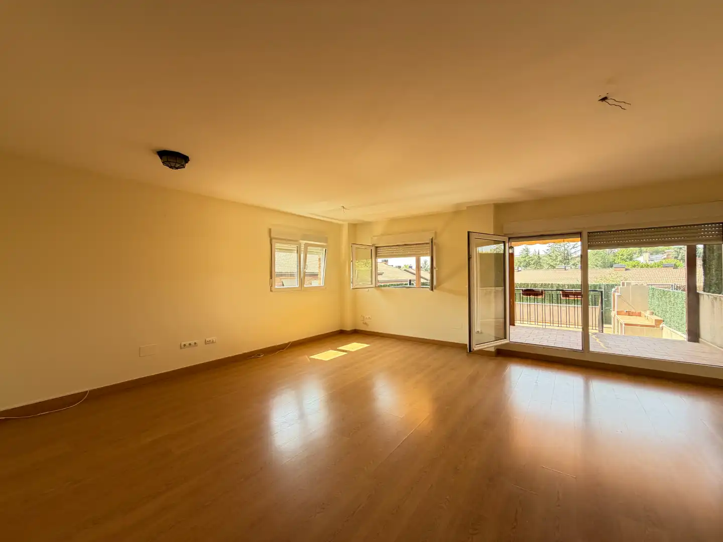 Sala de estar de Casa o chalet en venta en Colmenar Viejo con Calefacción, Jardín privado y Terraza