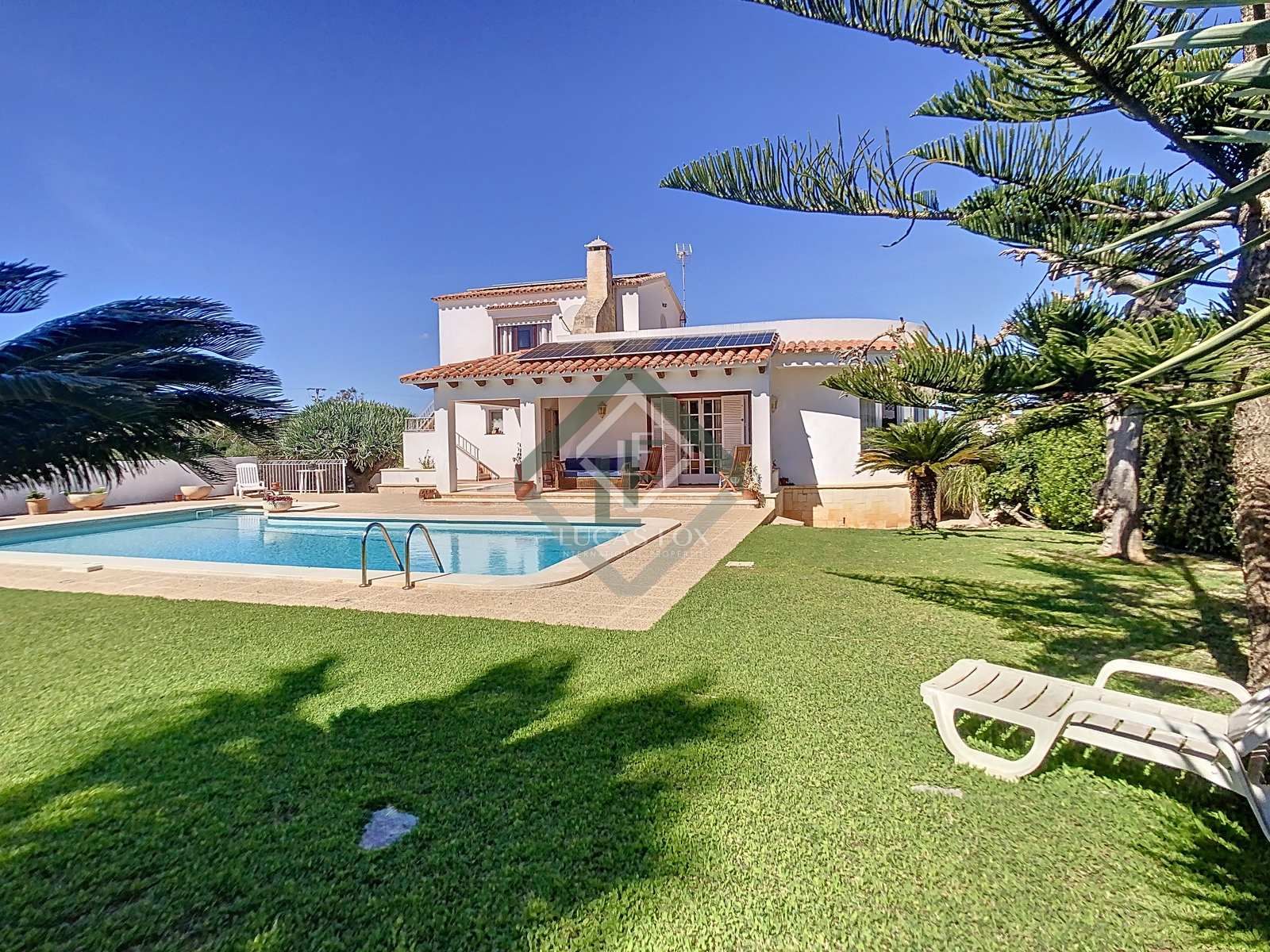 Exterior view of House or chalet for sale in Es Castell  with Air Conditioner, Heating and Private garden