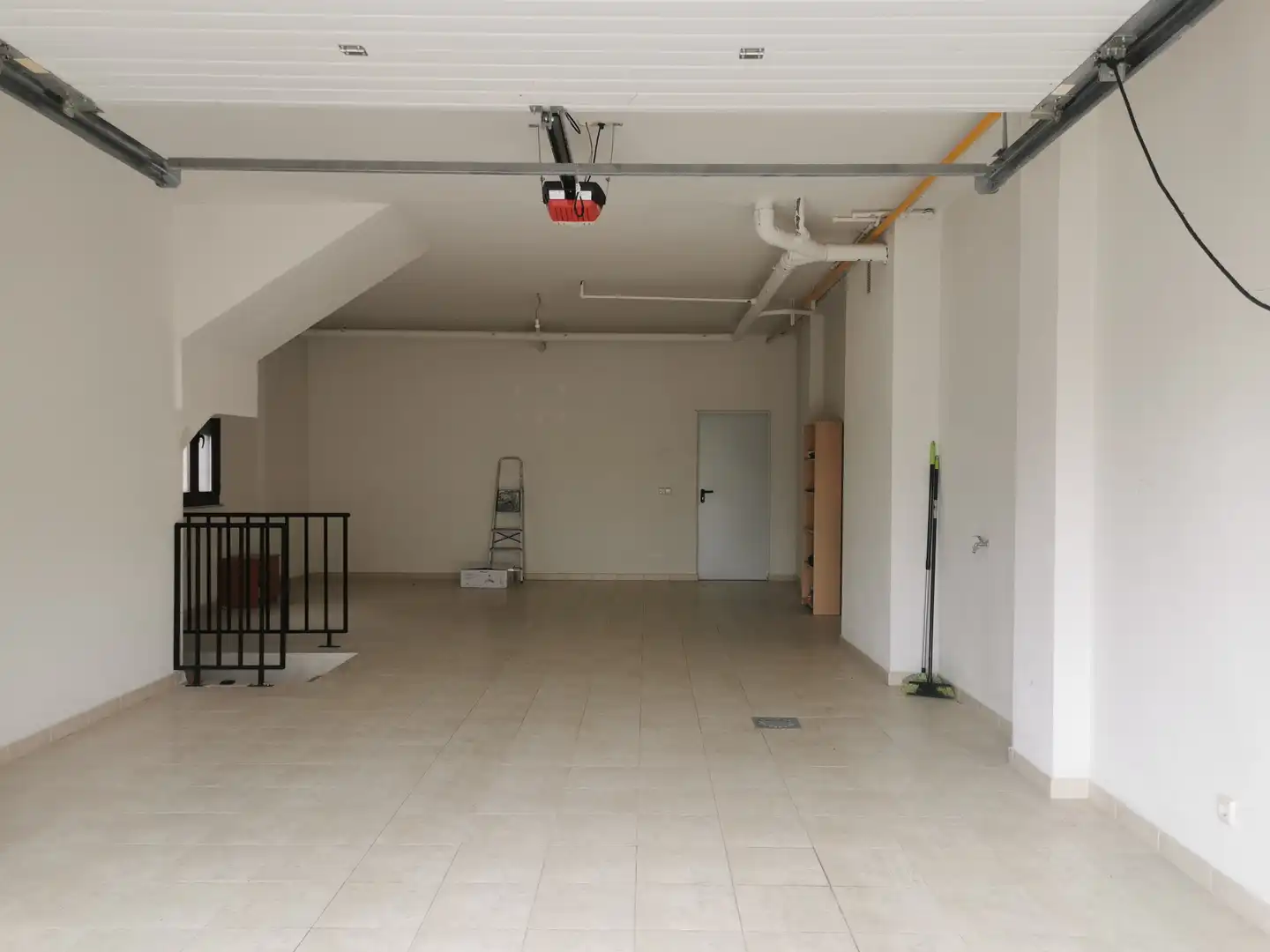Casa aparellada amb terrassa en venda a Calle Rafael Lapesa, imagen 38