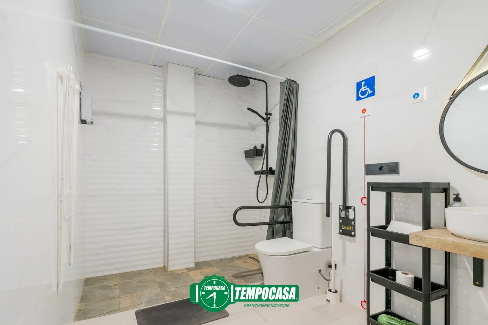 Bany de Apartament en venda en Valencia amb Aire condicionat