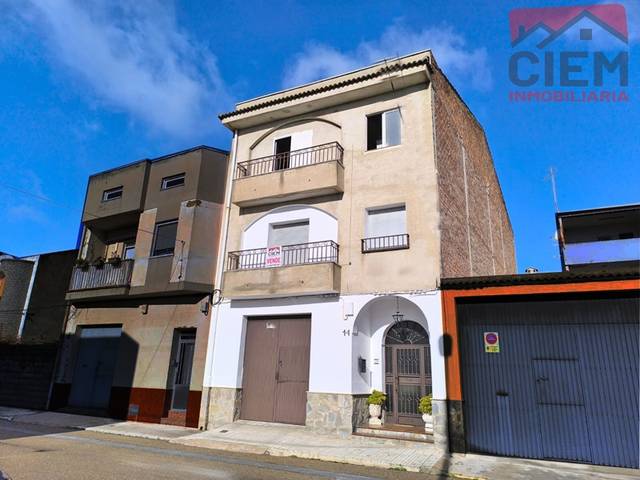Edificio en Venta en Calle Severo Ochoa, 14 en Miajadas